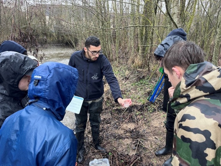 Pêcheurs interventions milieux aquatiques